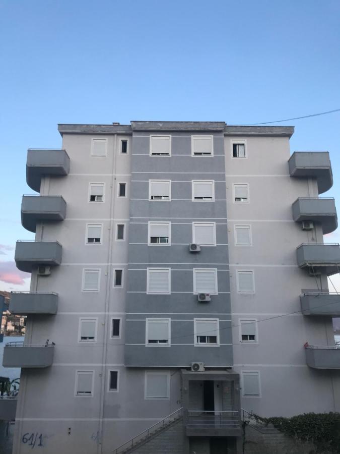 Mary'S Apartment Sarandë Exteriör bild